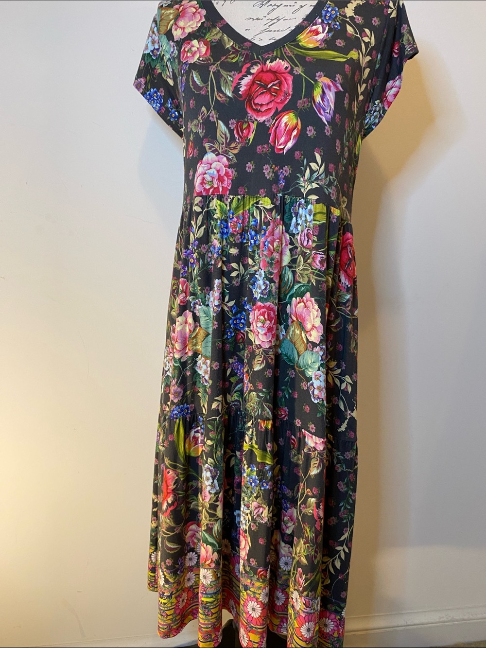 Johnny Was Floral V-Neck Tiered Midi Dress - Dark Background size S